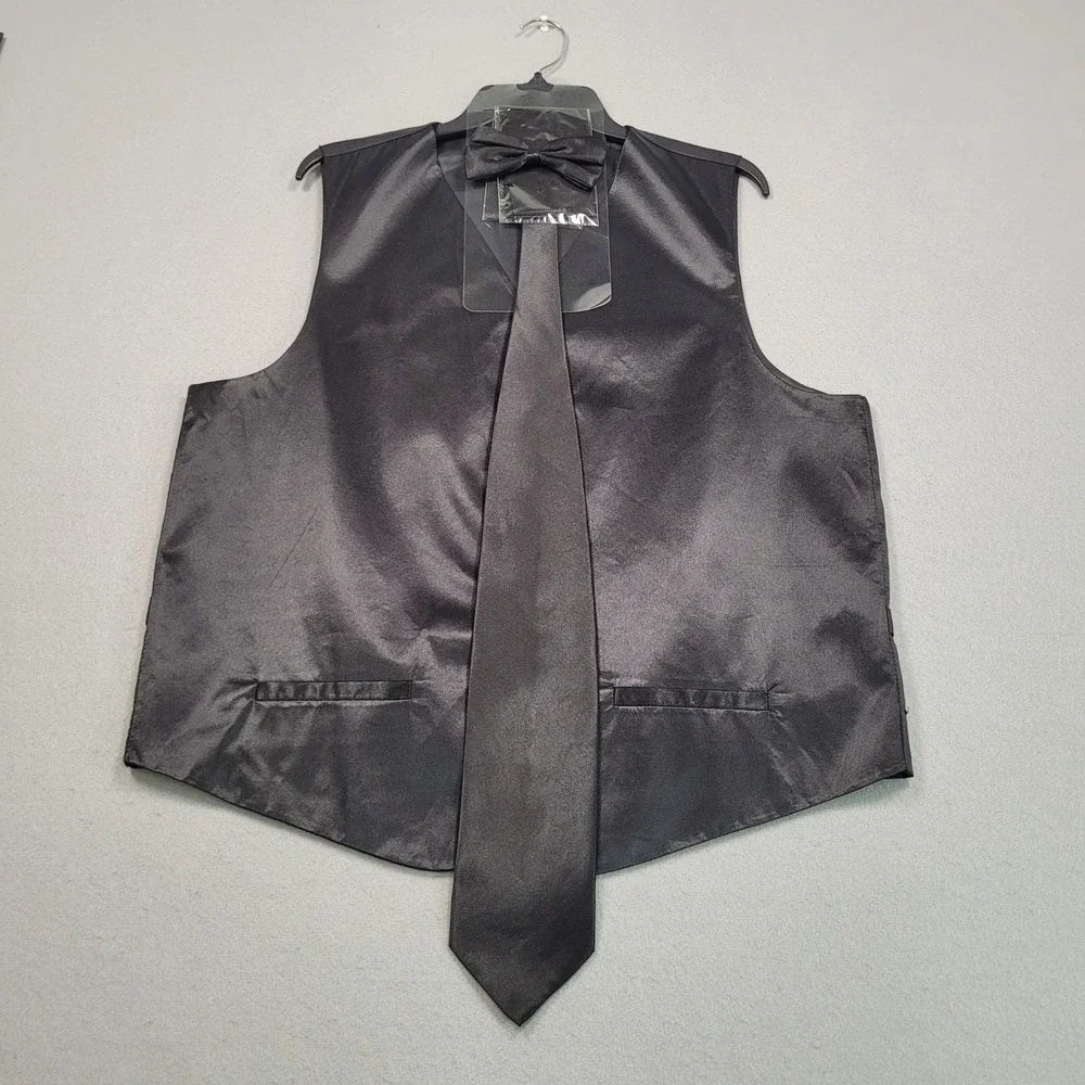 Daniel Ellissa Mens 4 Piece Vest Set Charcoal Grey Formal Tuxedo Medium NWOT‎
